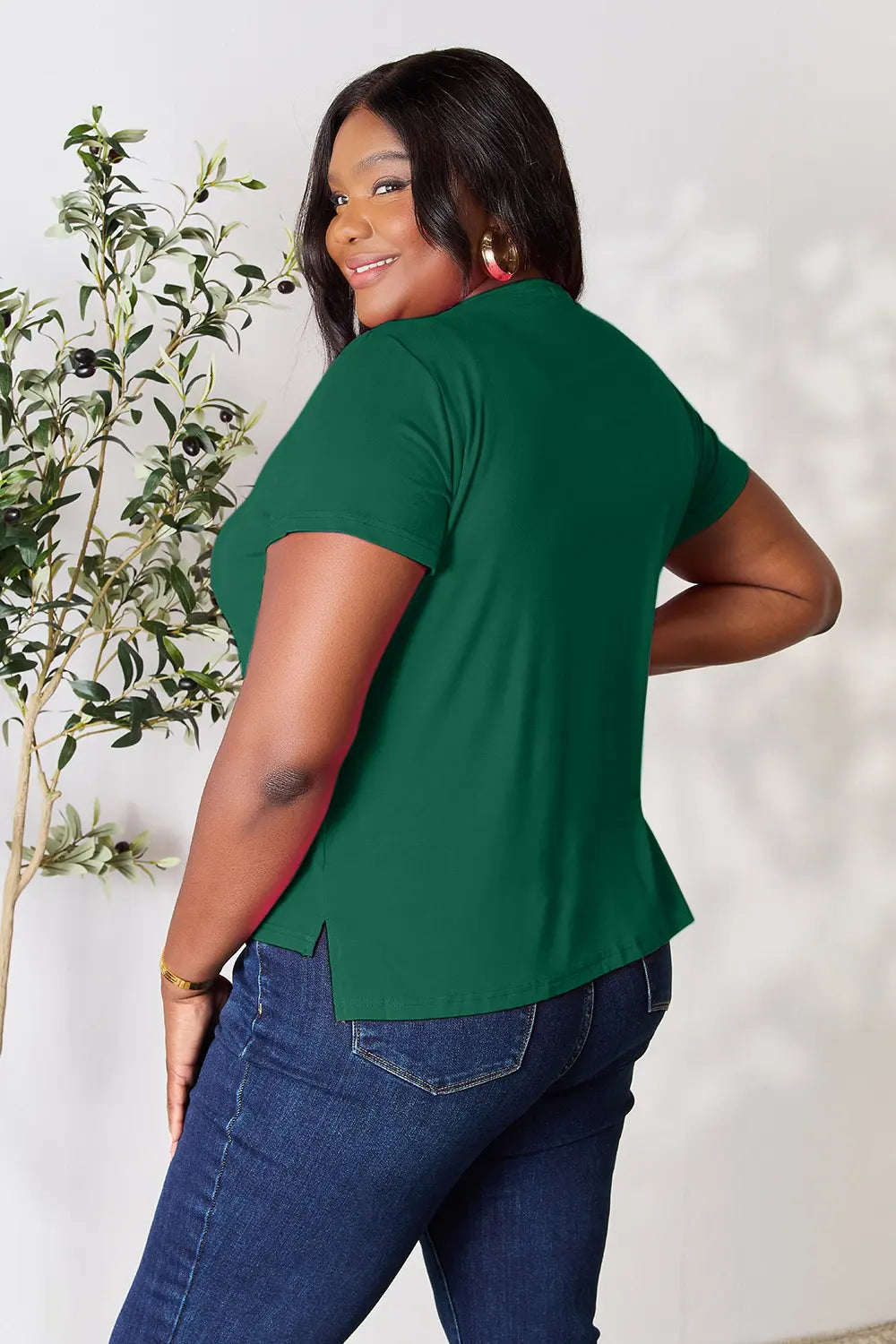 Round neck short sleeve tee with relaxed fit