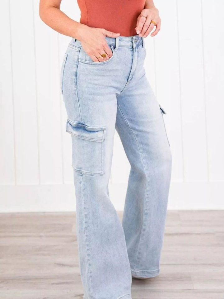 High-rise wide-leg cargo jeans with flap pockets