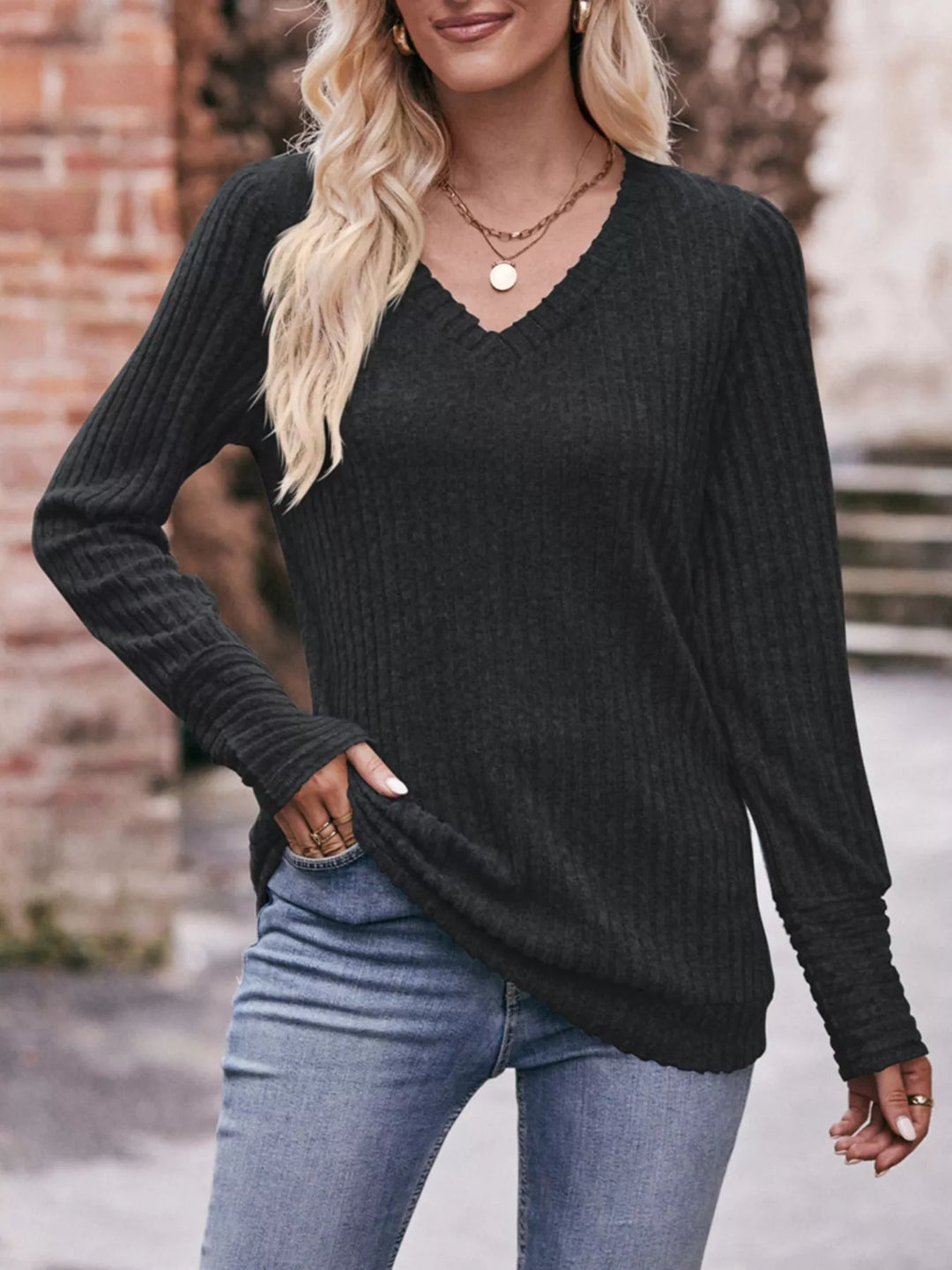 Ribbed knit V-neck long sleeve top