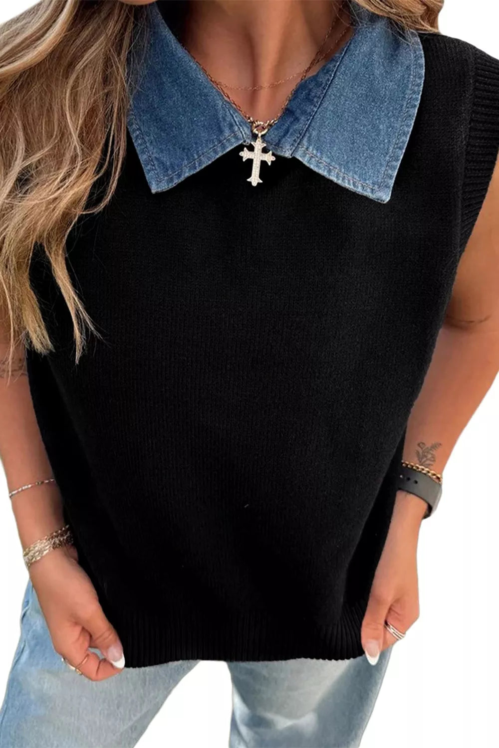 Contrast denim collar sleeveless knit sweater vest