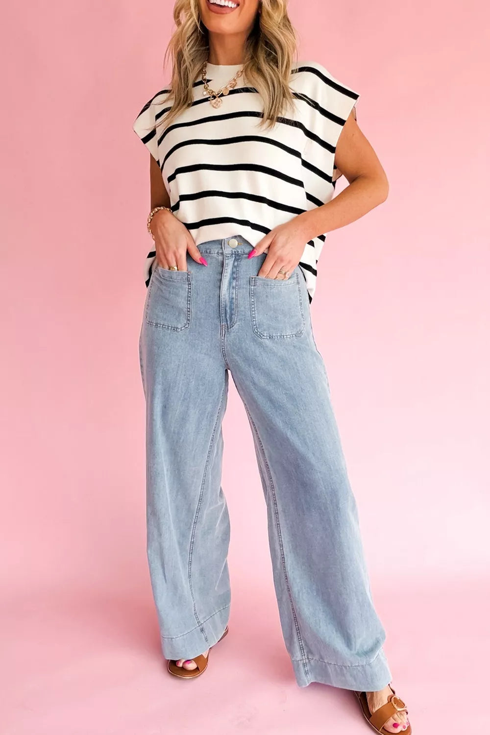 High-rise wide leg jeans with patch pockets - Light Blue