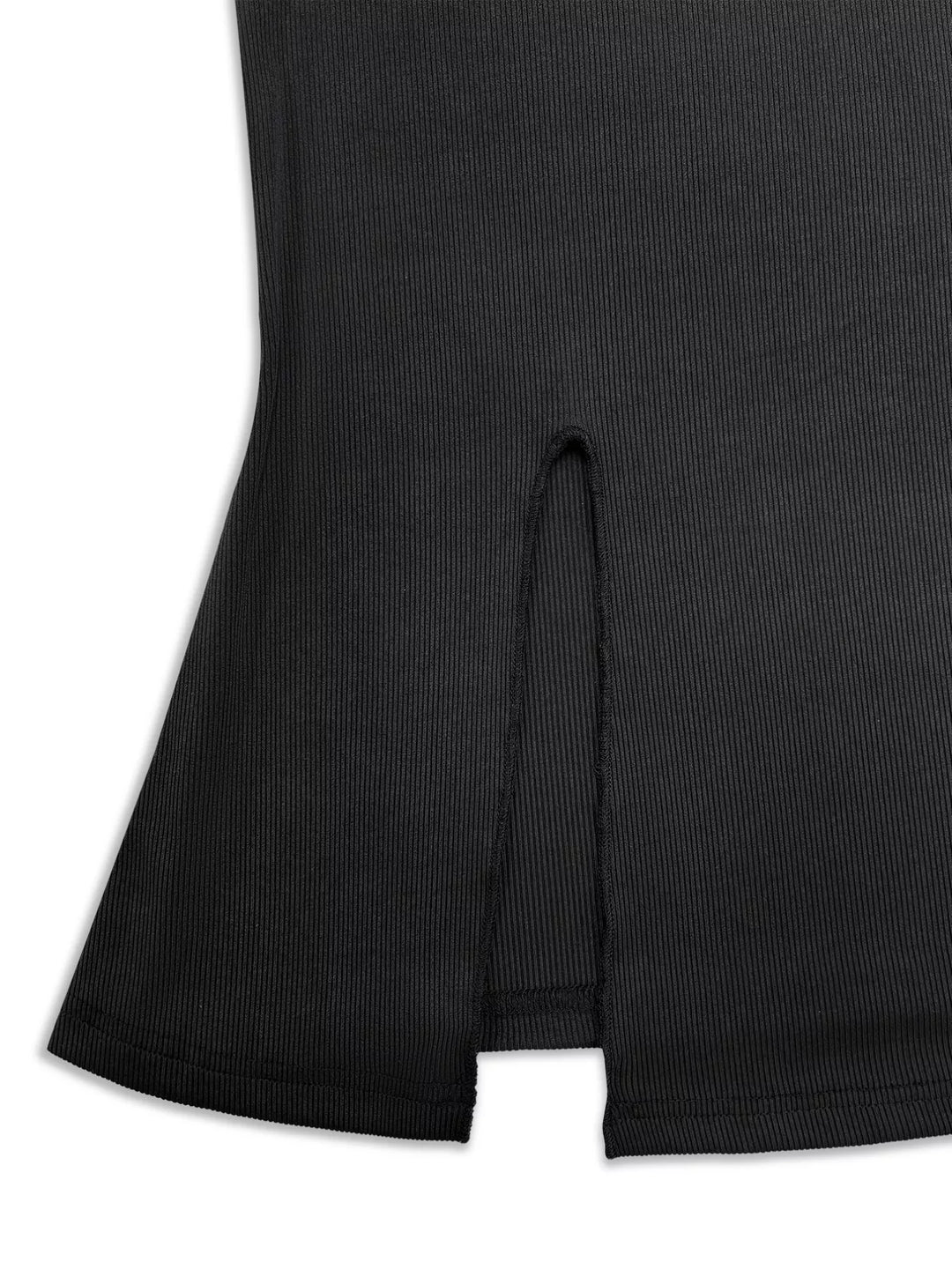 Plus size ribbed round-neck cami with side slit
