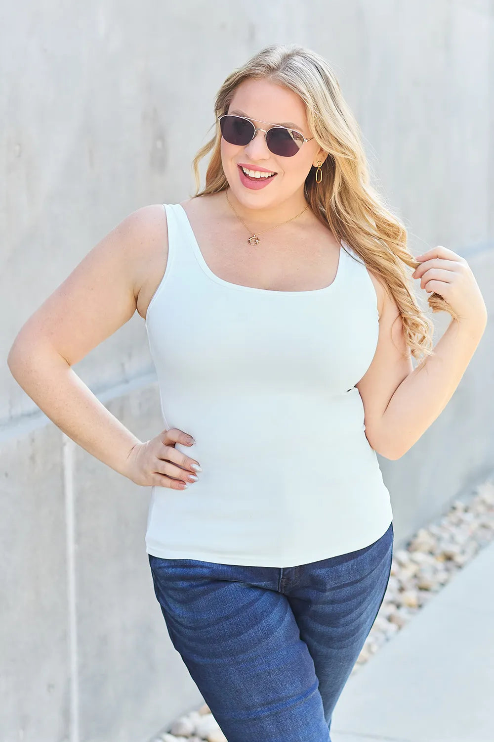 Square neck wide-strap tank top with stretch