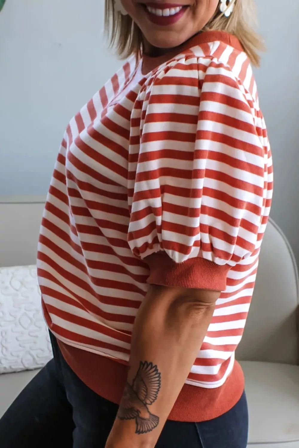Striped puff sleeve top with crew neck and ribbed hem