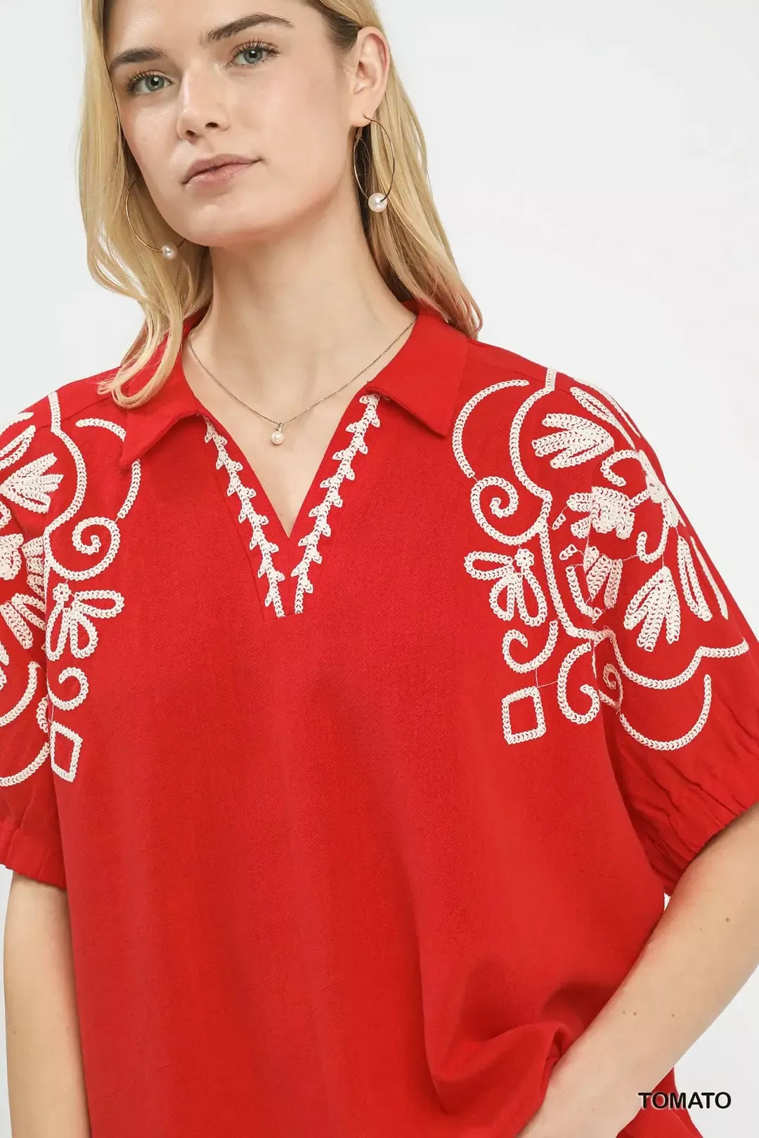 Floral embroidered puff sleeve collared blouse