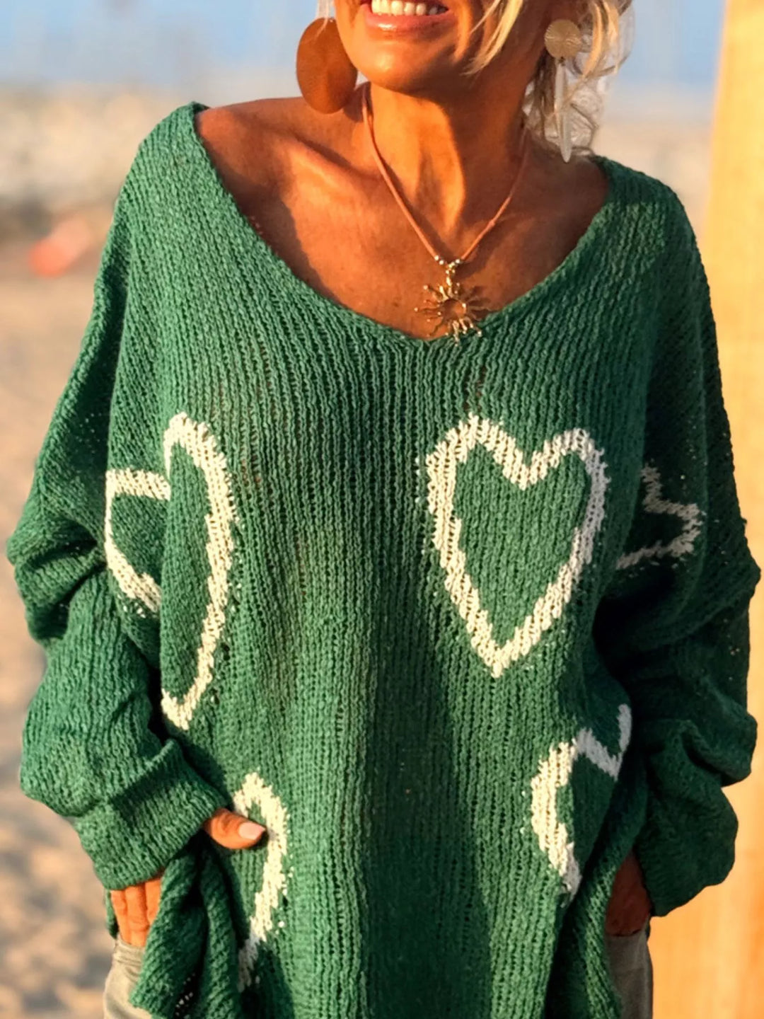Green Heart motif V-neck dropped-shoulder knit sweater