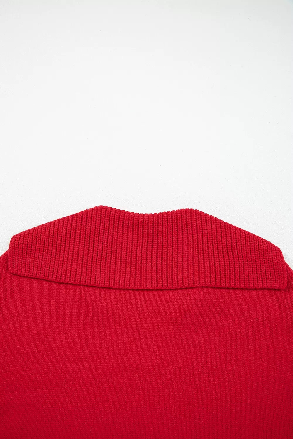 Collared V-neck pullover sweater with ribbed hem