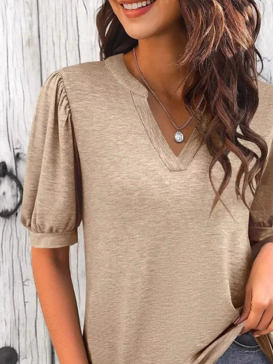 Short puff sleeve notched V-neck casual tee