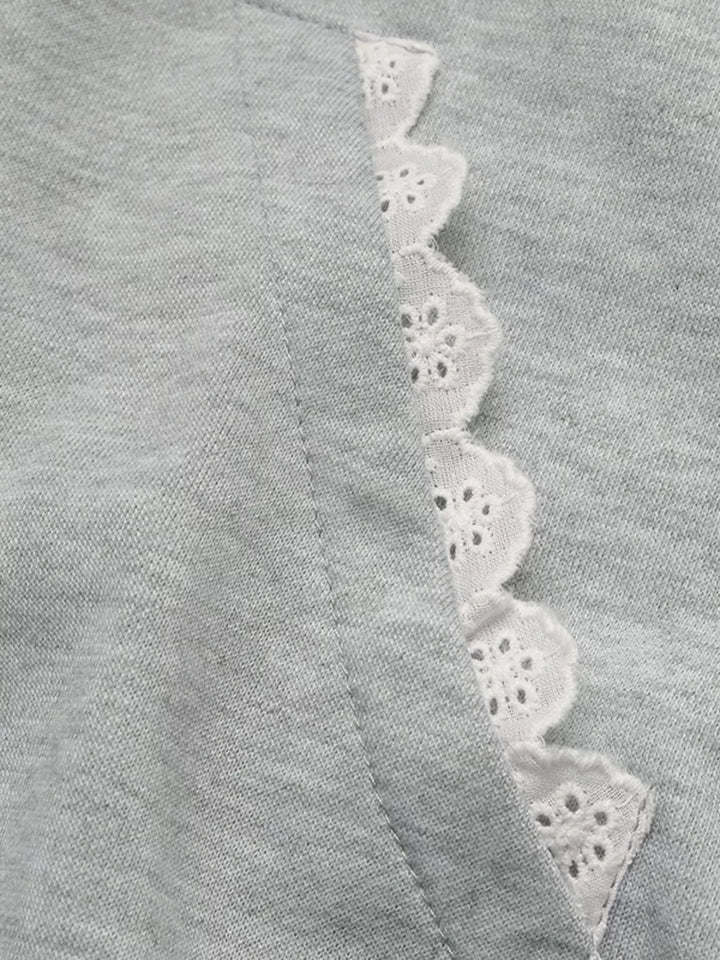 Bow embroidered hoodie with lace trim and front pocket