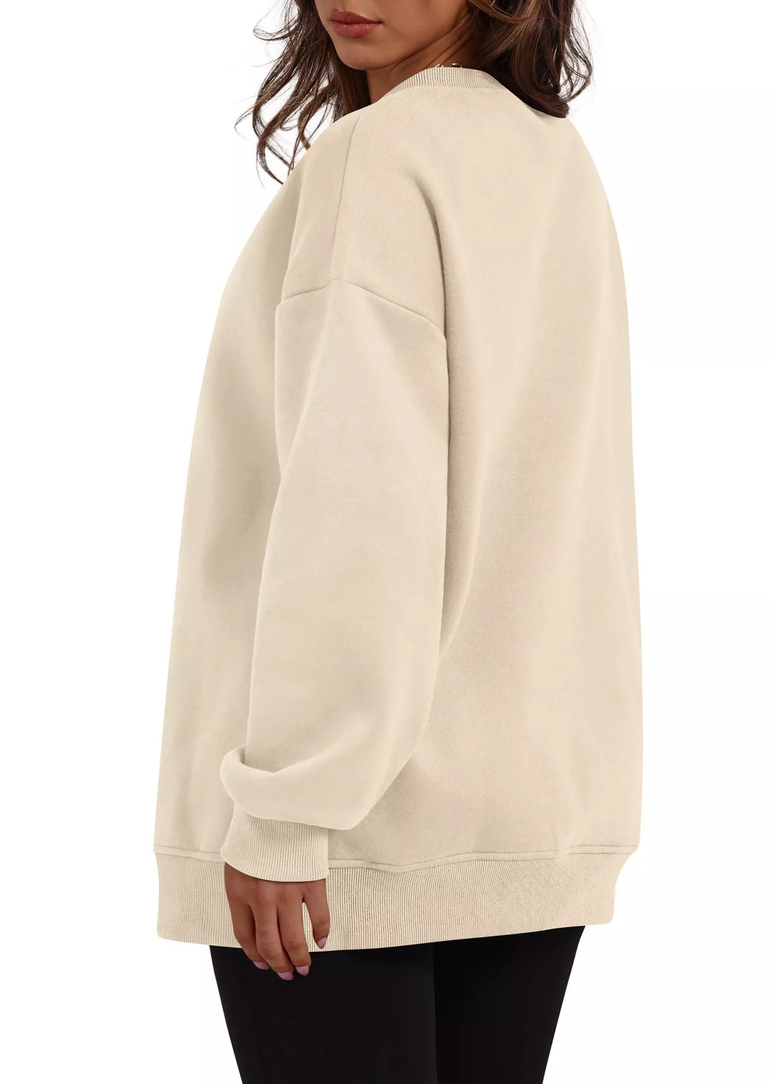 Relaxed crew neck sweatshirt with side pockets and slit hem