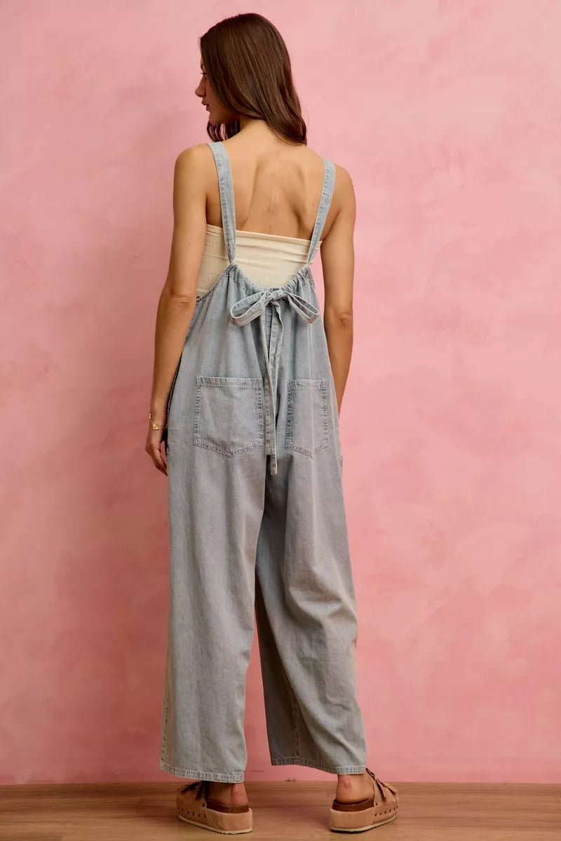 Wide-leg lightweight denim overalls with side pockets