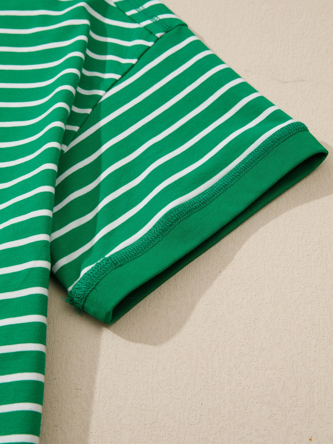 Striped crew neck t-shirt with cuffed short sleeves