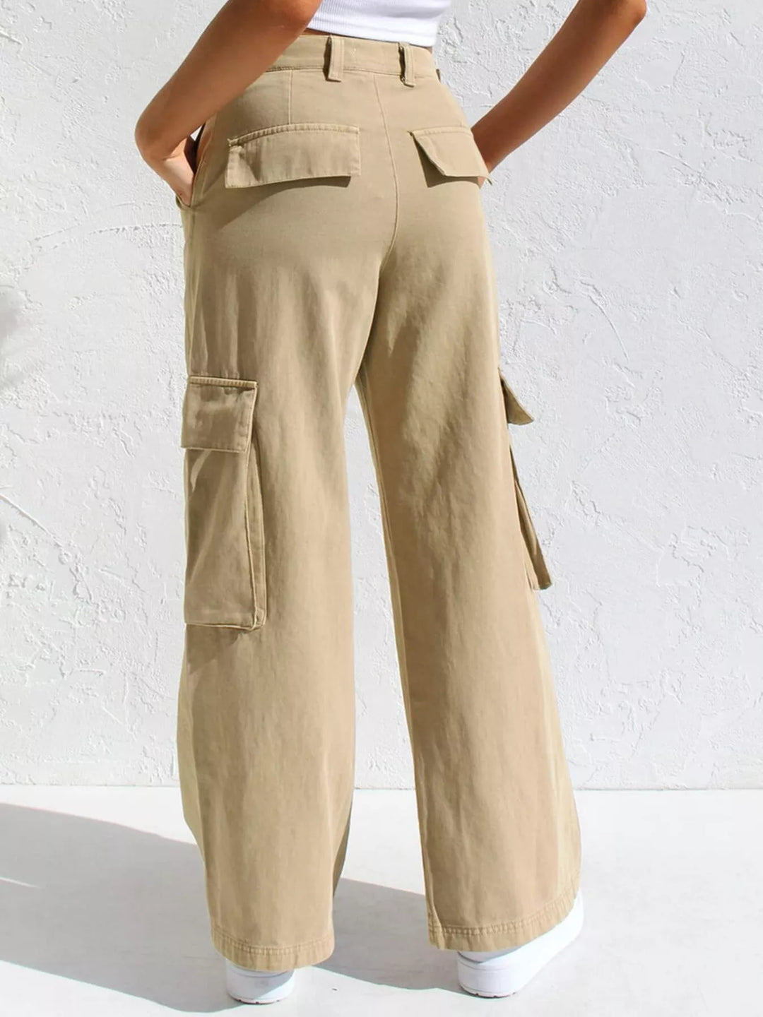 High-rise wide-leg cargo jeans with flap pockets