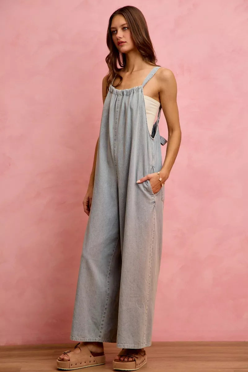 Wide-leg lightweight denim overalls with side pockets