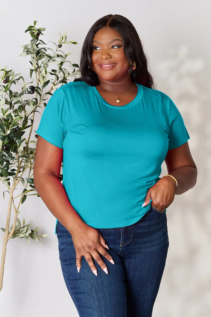 Round neck short sleeve tee with relaxed fit