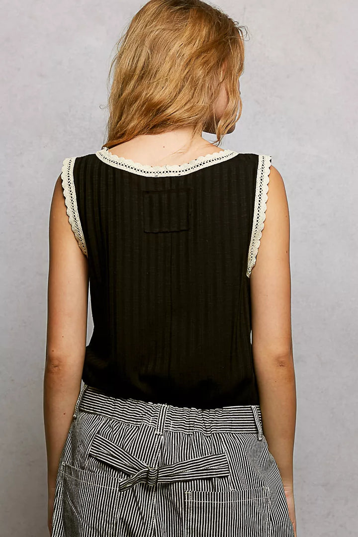 Ribbed lace trim tank top with high-low hem