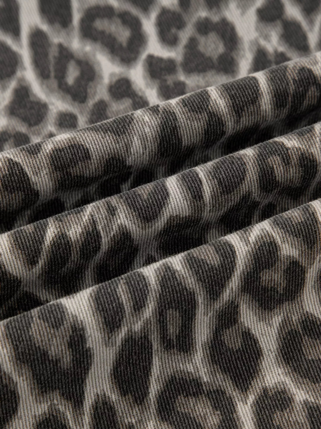 Leopard print straight loose-leg jeans with cuffed hem