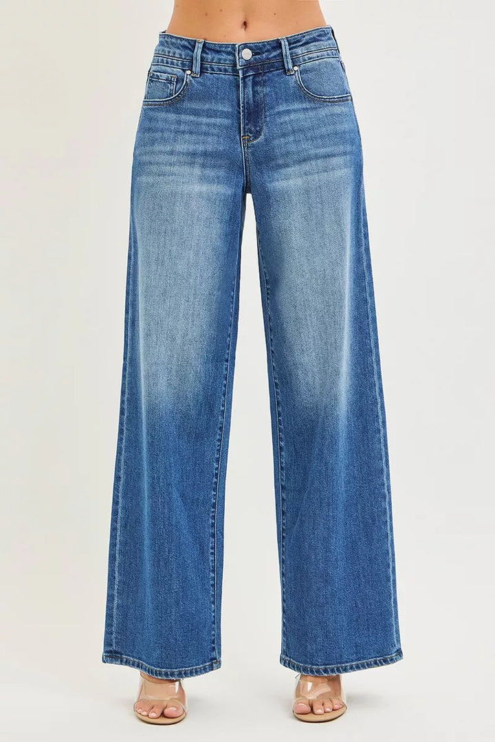 Slouchy wide-leg baggy jeans with pockets