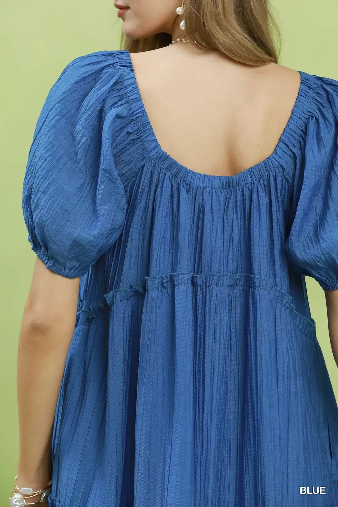Textured tiered midi dress with puff sleeves and pockets