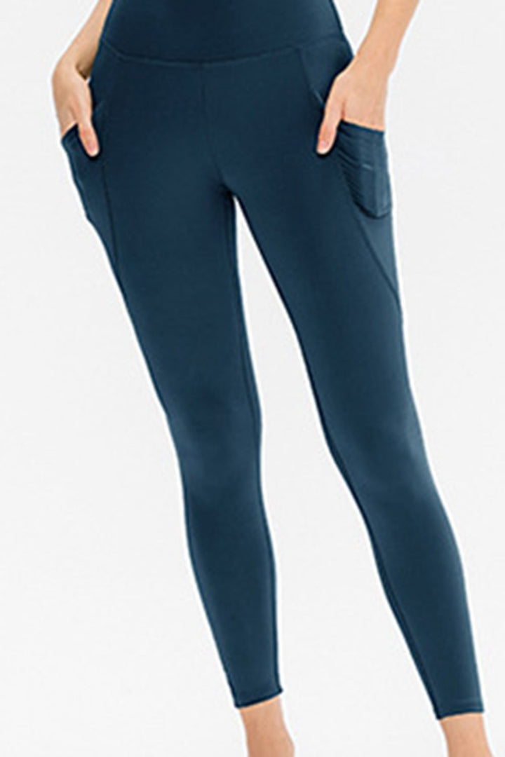 High-waisted active leggings with side phone pockets