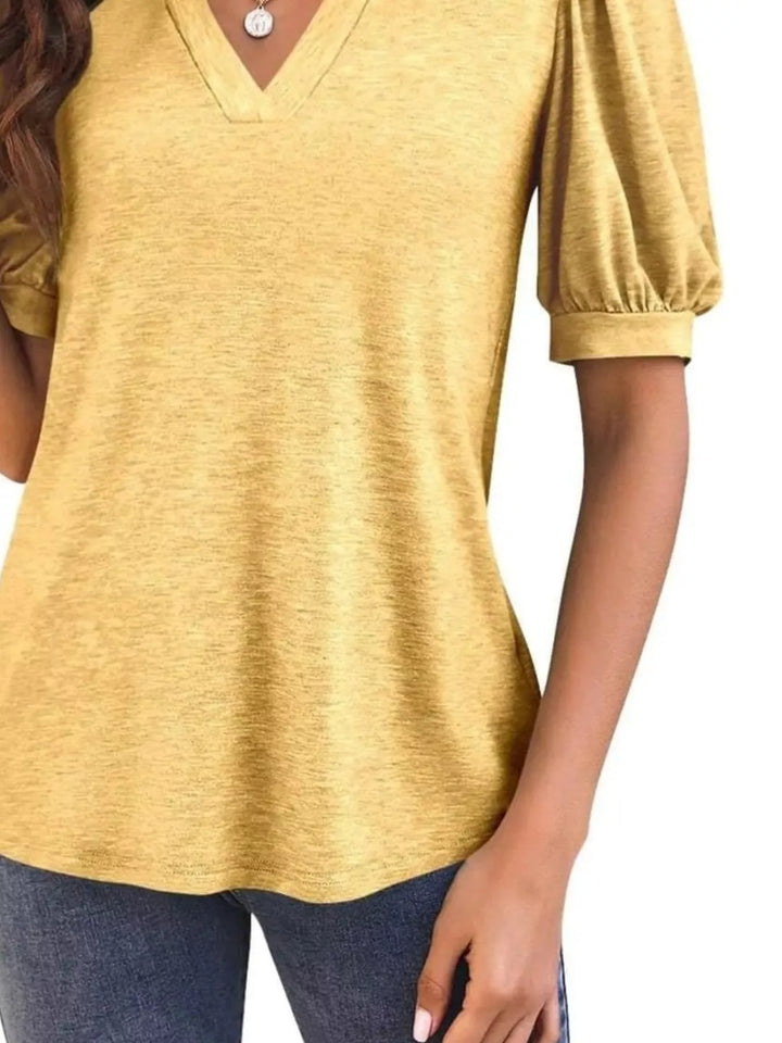 Short puff sleeve notched V-neck casual tee