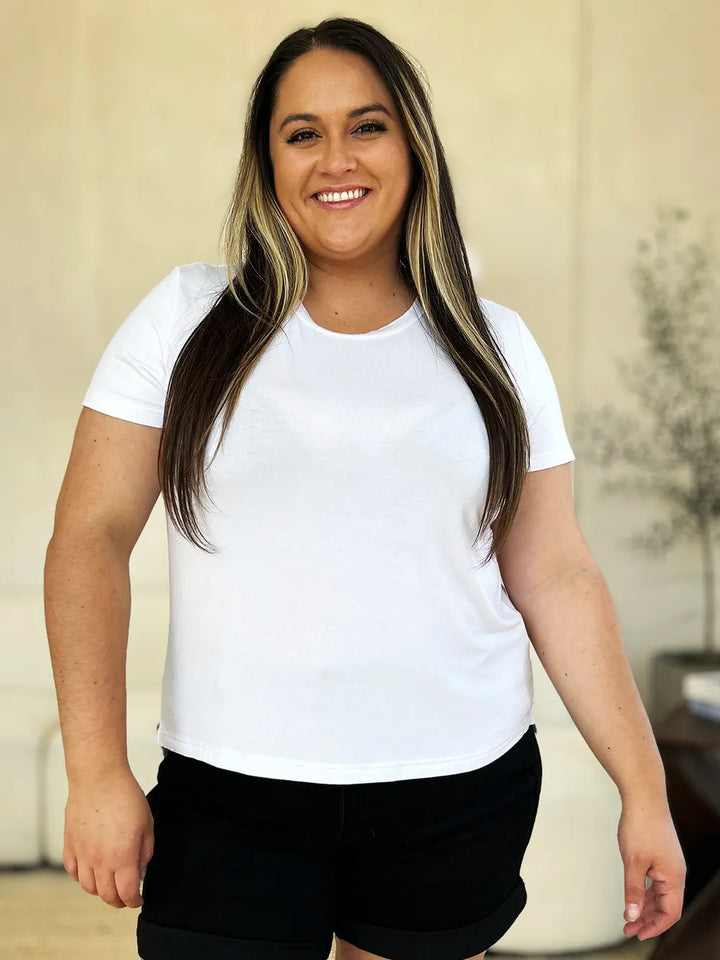 Round neck short sleeve tee with side slit hem