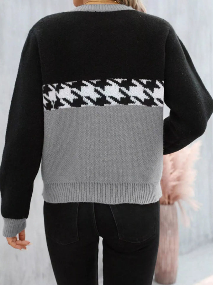 Color block houndstooth crew neck sweater
