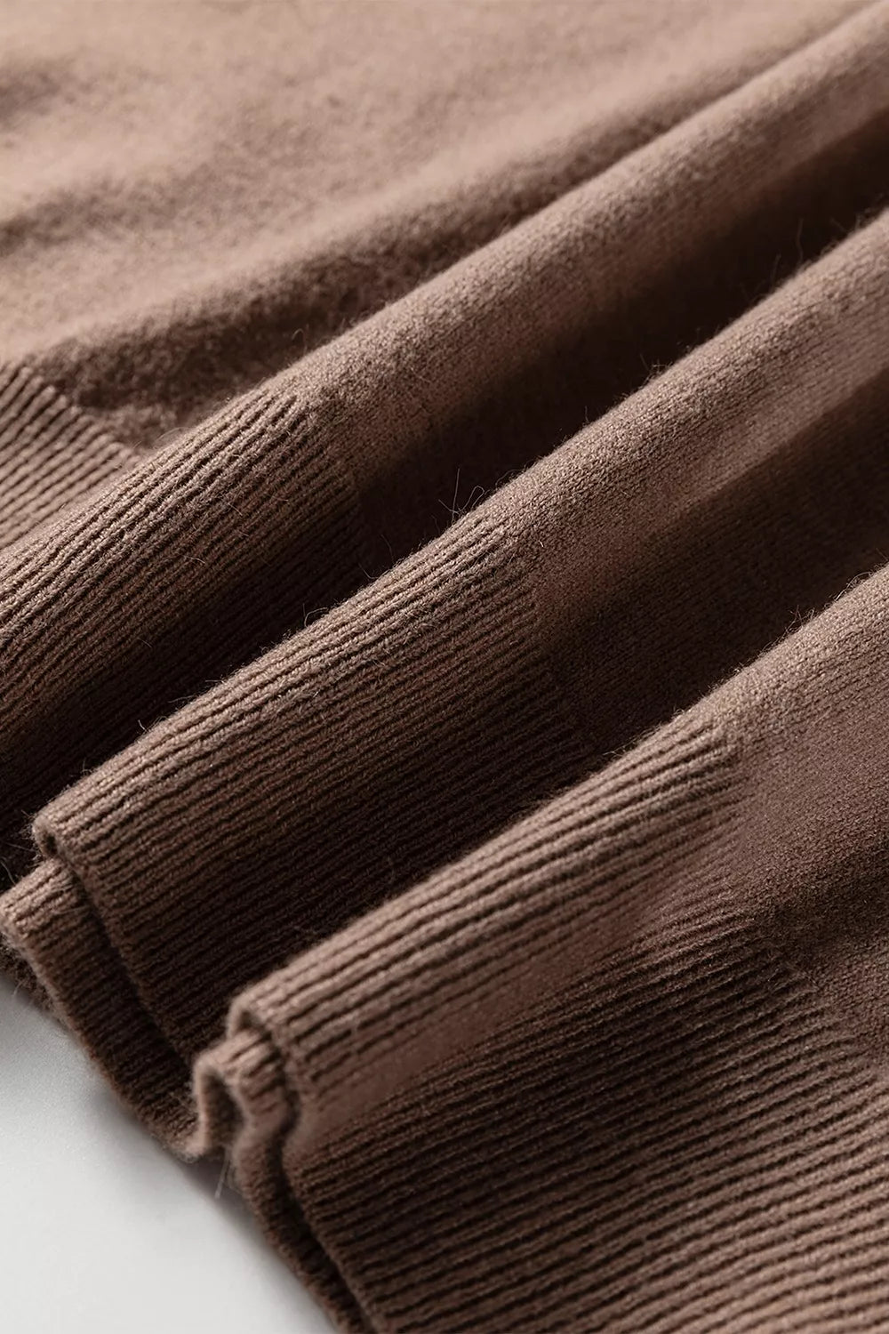 Contrast stripe V-neck knit pullover sweater
