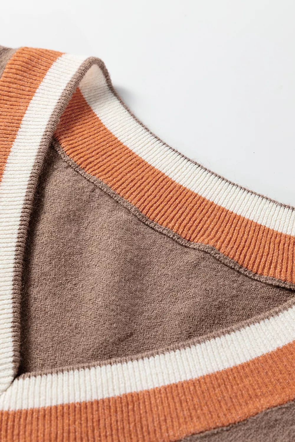 Contrast stripe V-neck knit pullover sweater