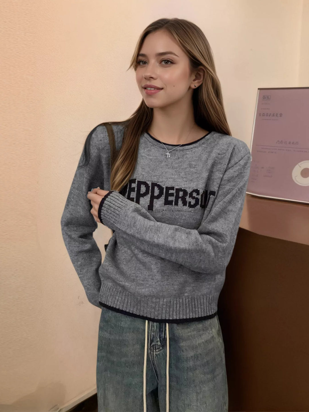 Contrast trim letter graphic round neck knit sweater
