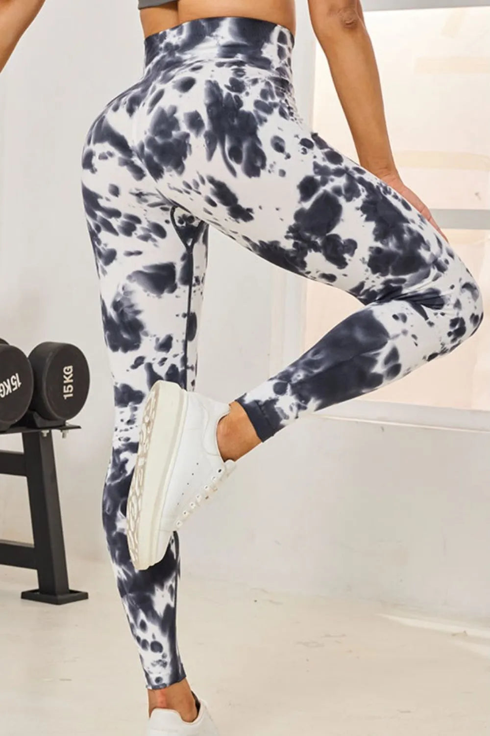 Tie-dye high-waist active leggings with wide waistband