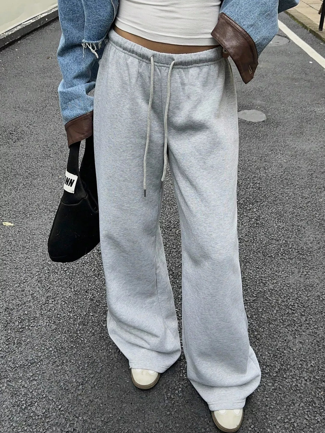 Relaxed wide-leg drawstring sweatpants
