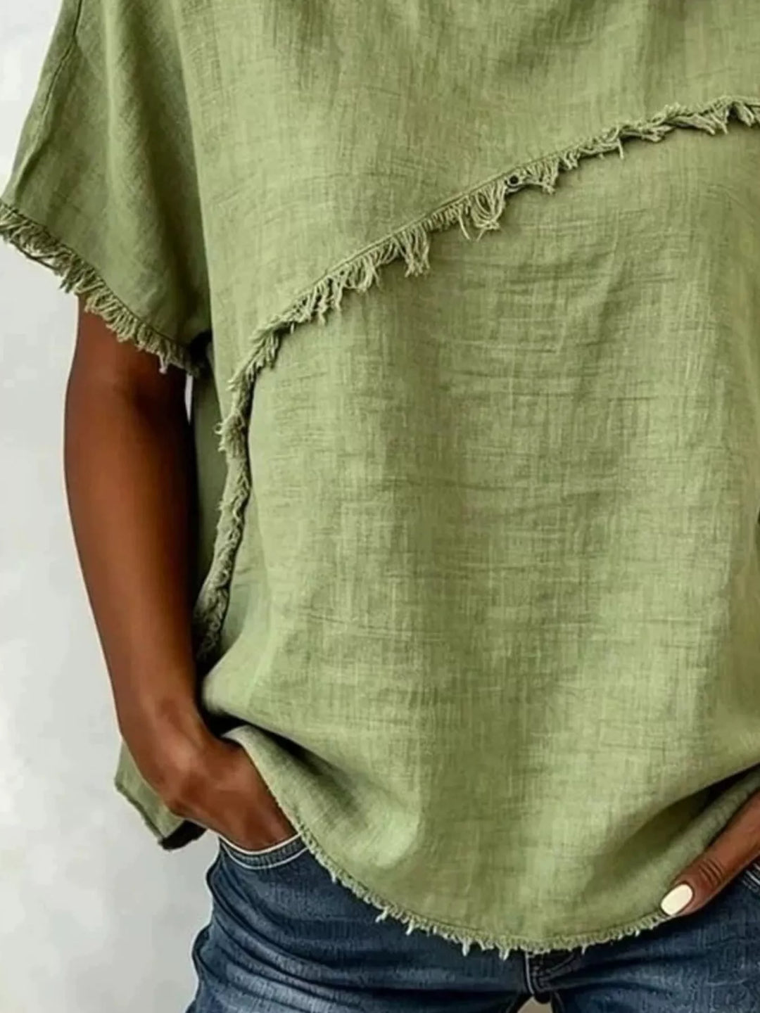 Frayed trim crew neck relaxed short sleeve top