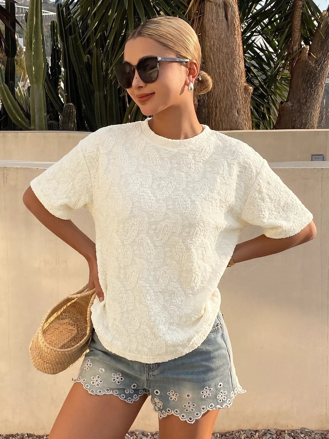 Textured paisley jacquard crew neck tee