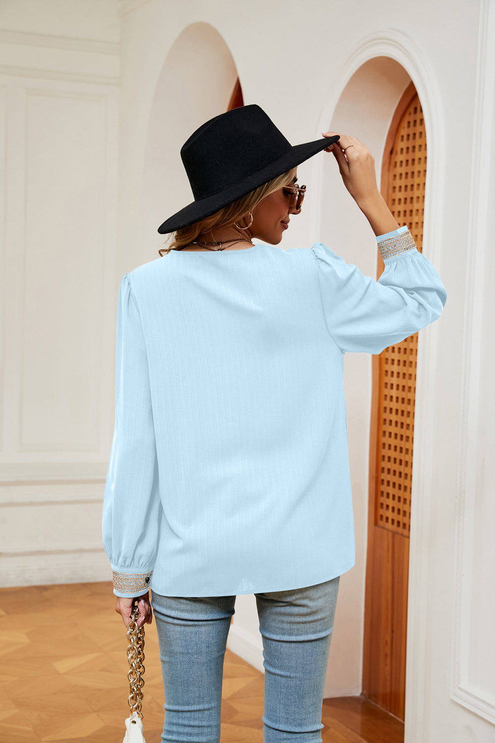 Contrast crochet trim V-neck puff sleeve blouse