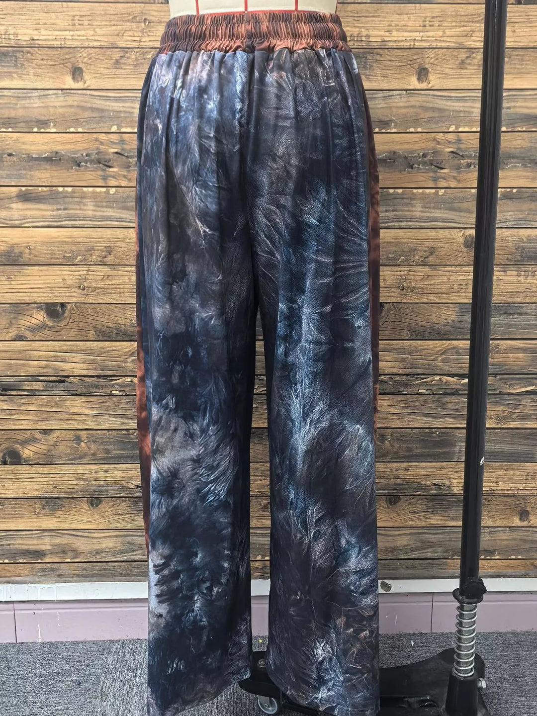 Tie-dye wide-leg drawstring pants with side slit