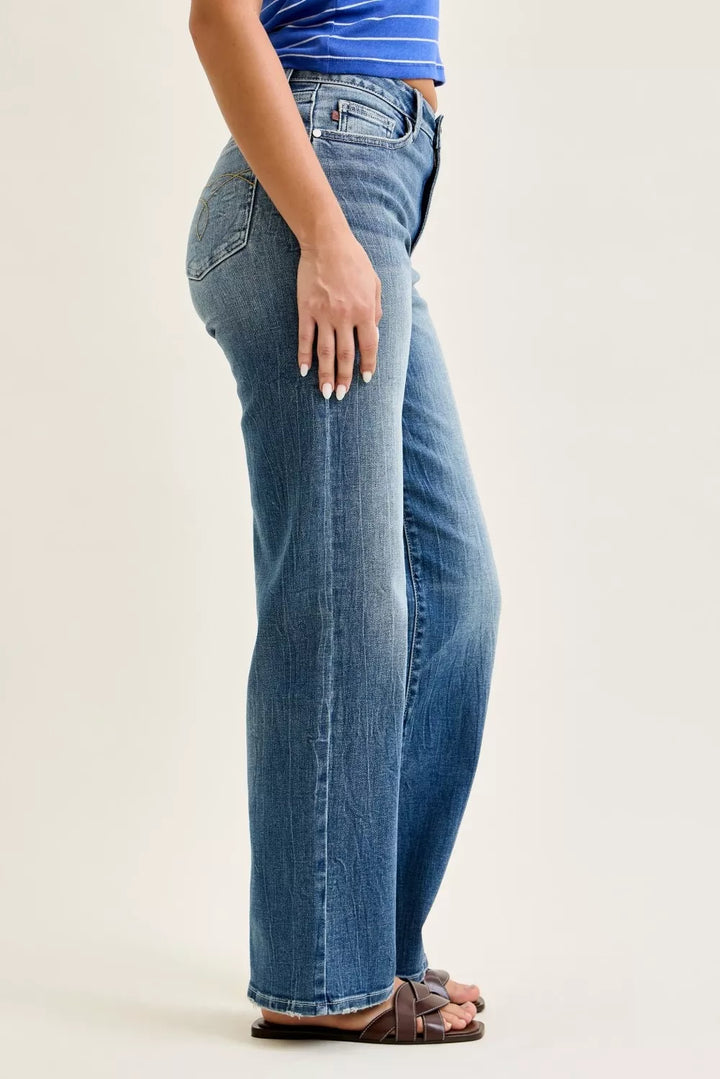 Mid-rise 90s straight leg stretch jeans