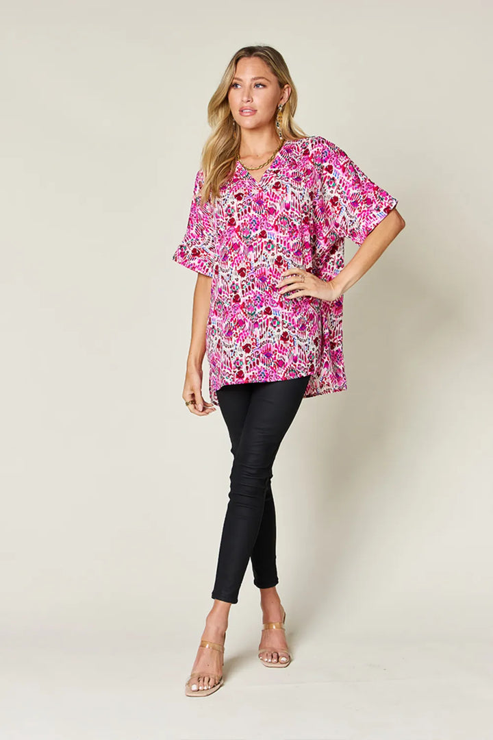 Abstract print V-neck short sleeve tunic blouse