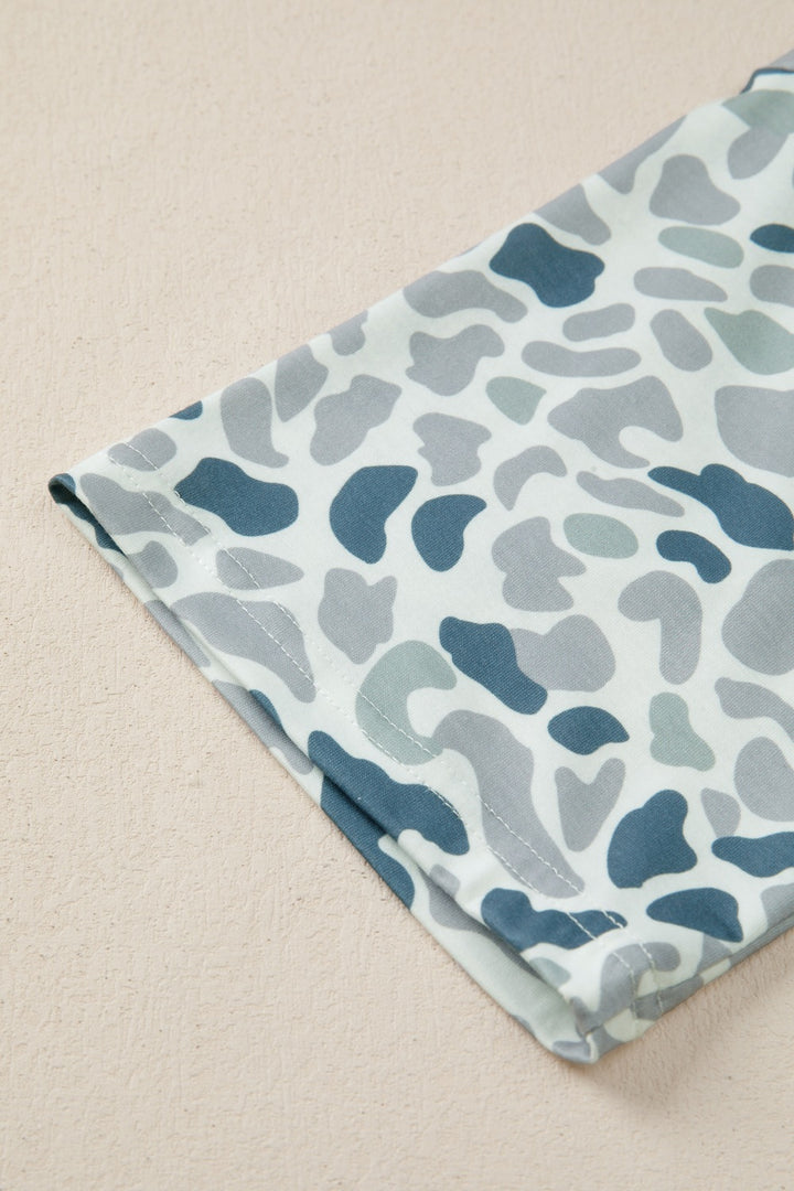 Abstract camo print V-neck pocket tee