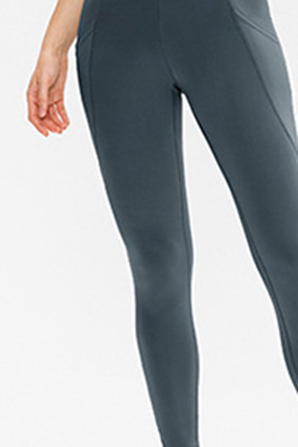 High-waisted active leggings with side phone pockets