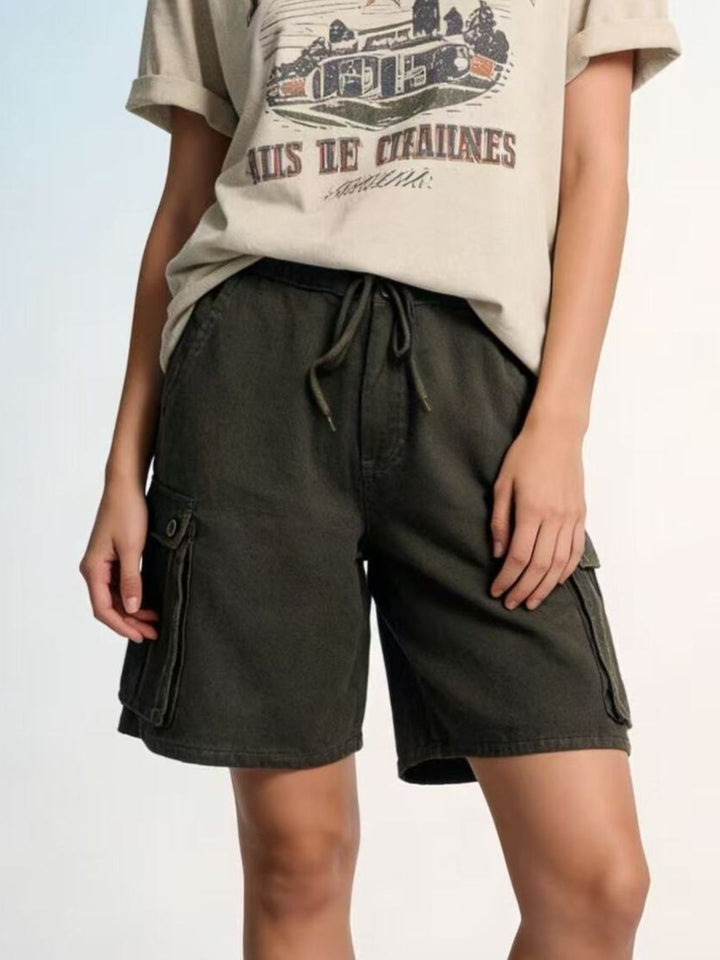 Knee-length drawstring cargo shorts with flap pockets