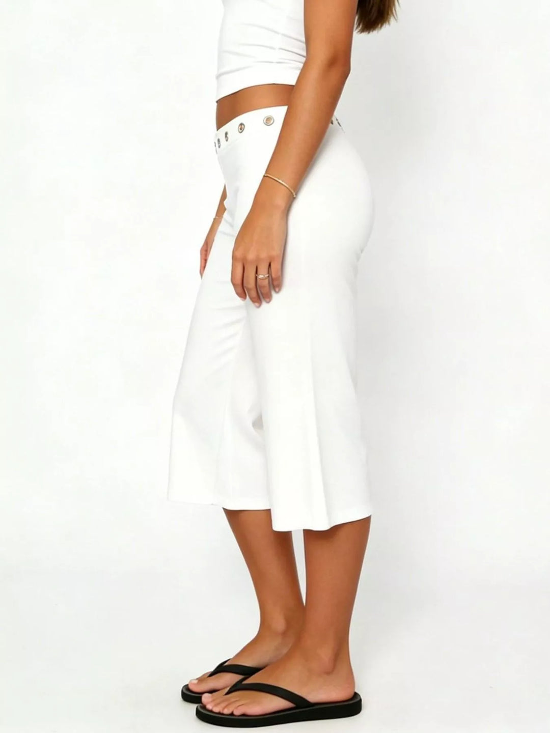 Mid-rise wide-leg capri pants with gold-button waistband