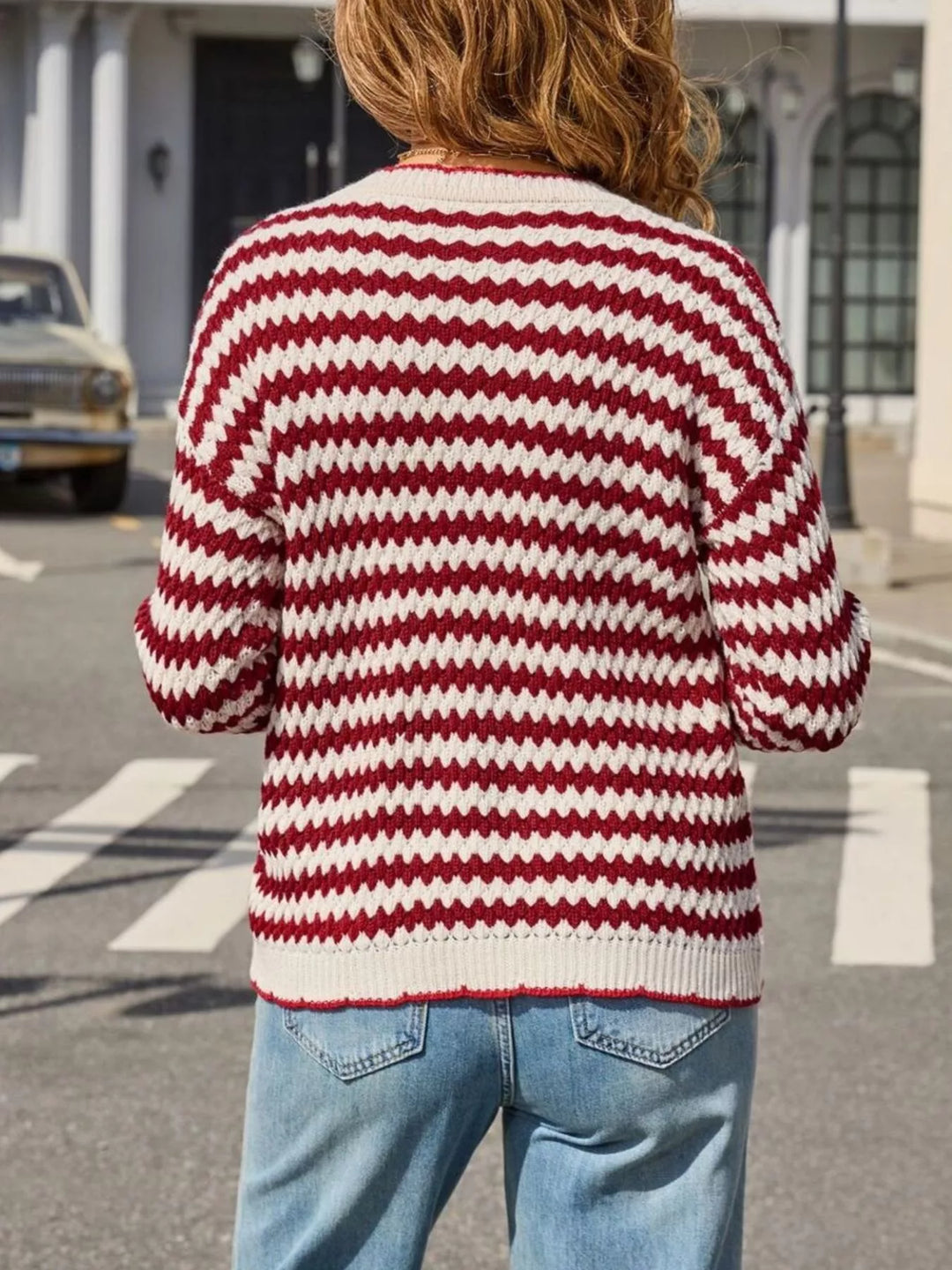 Textured zigzag stripe knit round neck sweater