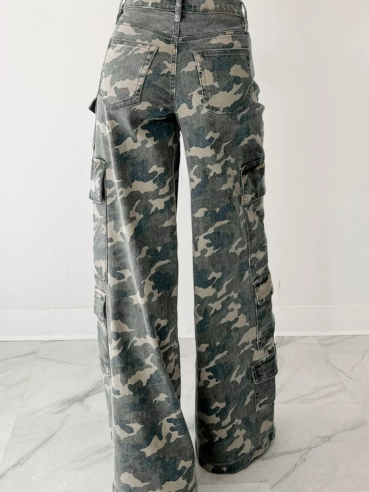High-rise wide-leg camo cargo jeans with flap pockets