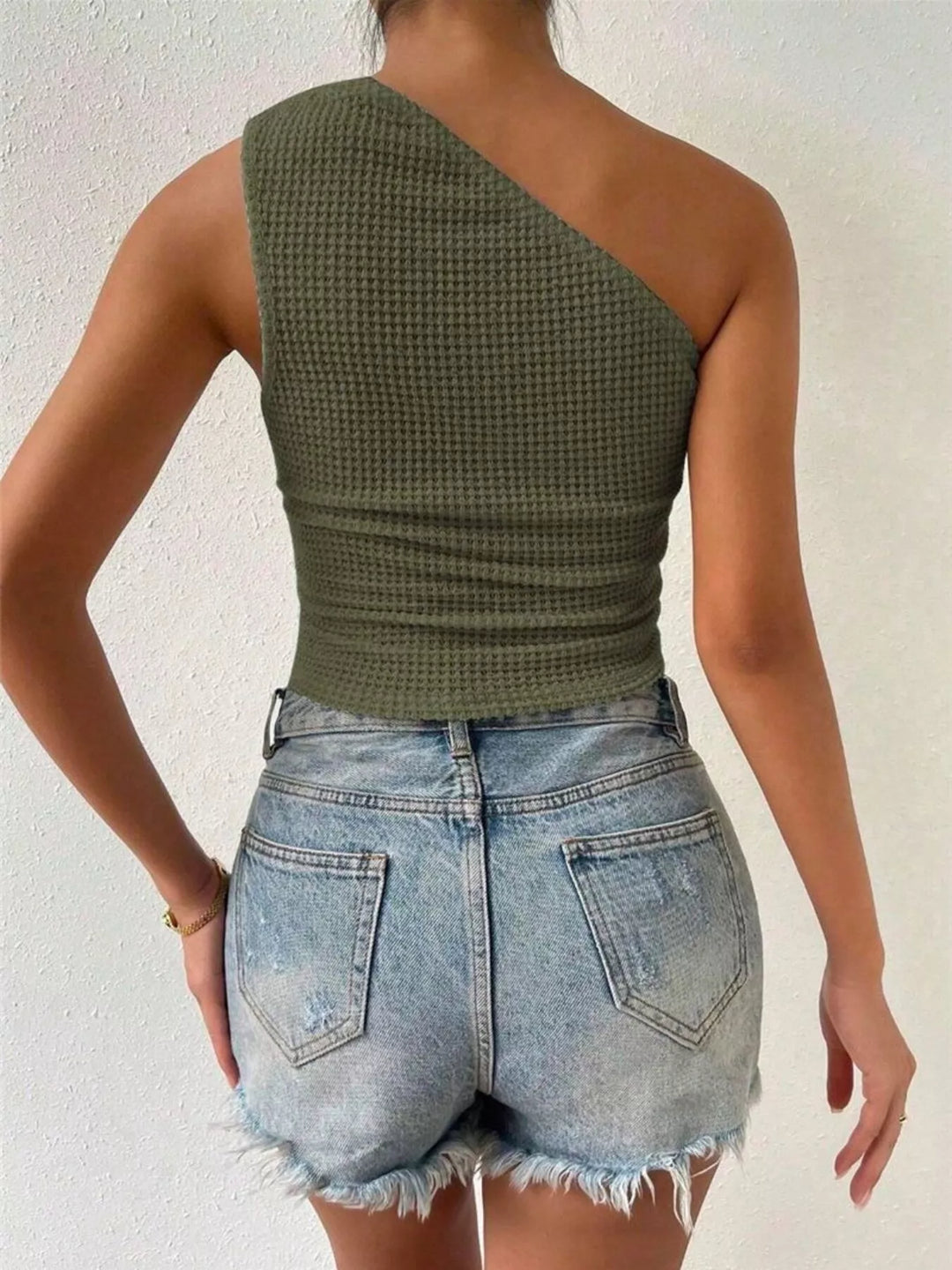 Waffle knit one-shoulder tank with asymmetric pointed hem